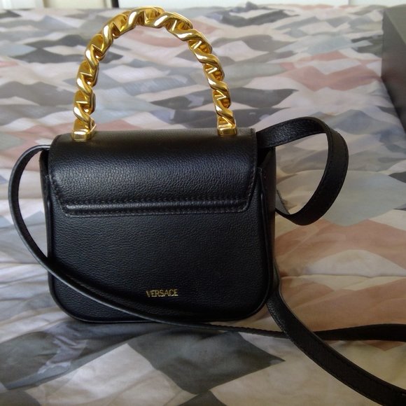 La Medusa Chain Crossbody Bag - Picture 2 of 5